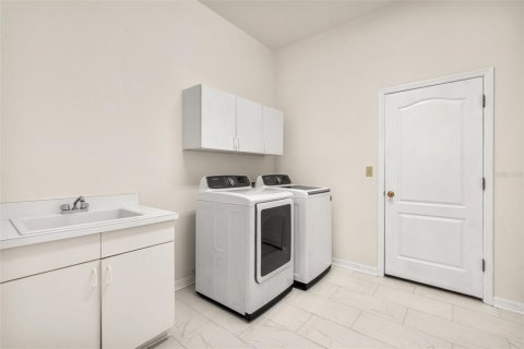 House in Gainesville, Florida 5 bedrooms, 277.96 sq.m. № 1913527 - photo 28