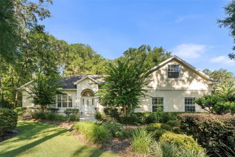House in Gainesville, Florida 5 bedrooms, 277.96 sq.m. № 1913527 - photo 1