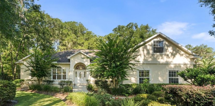 House in Gainesville, Florida 5 bedrooms, 277.96 sq.m. № 1913527