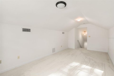 House in Gainesville, Florida 5 bedrooms, 277.96 sq.m. № 1913527 - photo 21