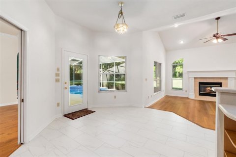 House in Gainesville, Florida 5 bedrooms, 277.96 sq.m. № 1913527 - photo 11