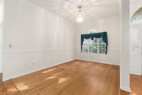 House in Gainesville, Florida 5 bedrooms, 277.96 sq.m. № 1913527 - photo 7