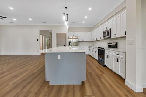 House in Port Charlotte, Florida 3 bedrooms, 195.75 sq.m. № 1616582 - photo 15