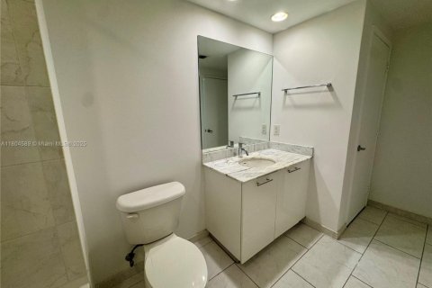 Condo in Miami, Florida, 1 bedroom  № 1888825 - photo 14