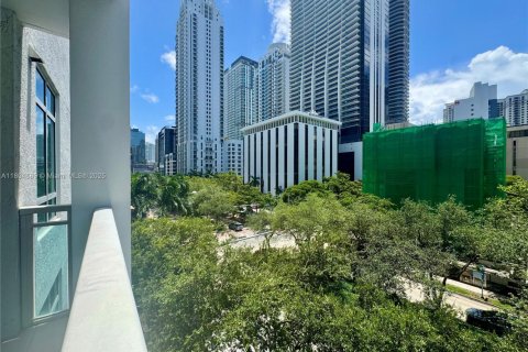 Condo in Miami, Florida, 1 bedroom  № 1888825 - photo 18