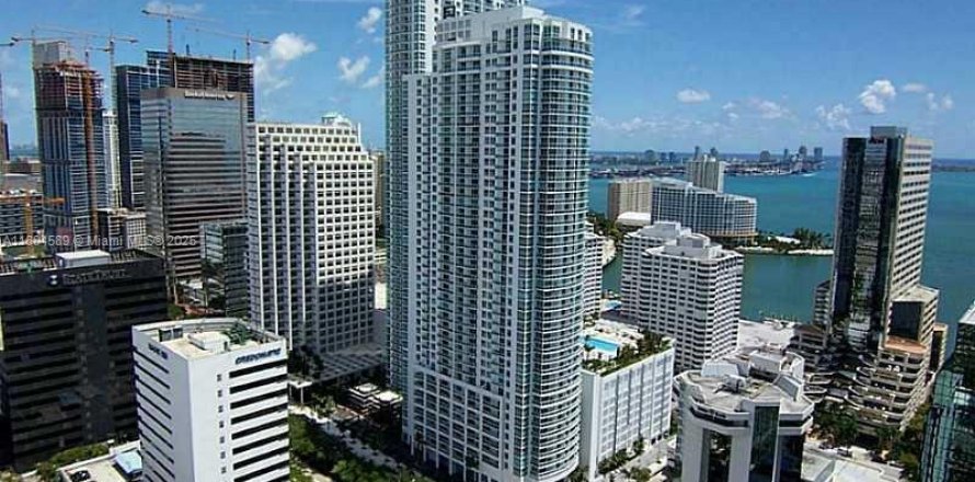 Condo in Miami, Florida, 1 bedroom № 1888825