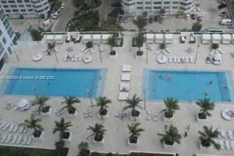 Condo in Miami, Florida, 1 bedroom  № 1888825 - photo 30