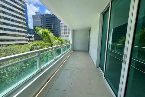 Condo in Miami, Florida, 1 bedroom  № 1888825 - photo 16