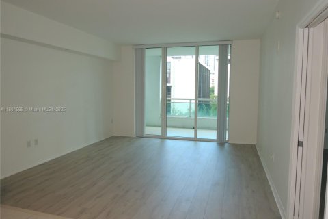 Condo in Miami, Florida, 1 bedroom  № 1888825 - photo 5