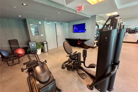 Condo in Miami, Florida, 1 bedroom  № 1888825 - photo 23