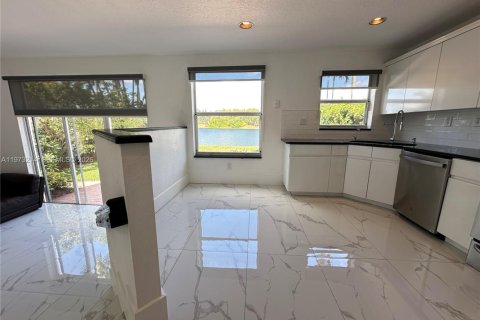 Villa ou maison à vendre à Doral, Floride: 4 chambres, 223.06 m2 № 2033549 - photo 15