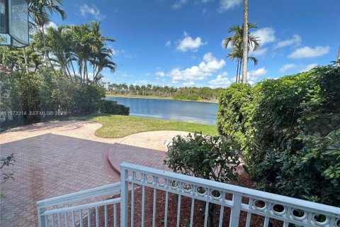 Villa ou maison à vendre à Doral, Floride: 4 chambres, 223.06 m2 № 2033549 - photo 12