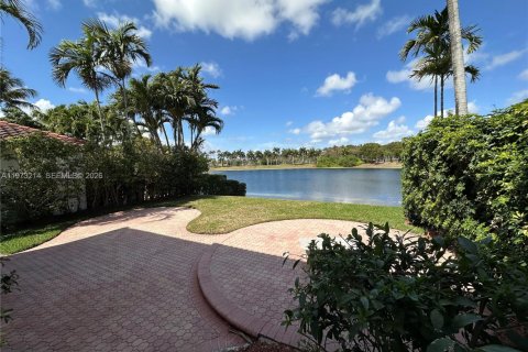 Villa ou maison à vendre à Doral, Floride: 4 chambres, 223.06 m2 № 2033549 - photo 8