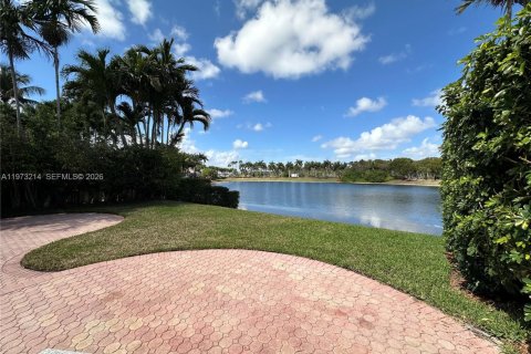 Villa ou maison à vendre à Doral, Floride: 4 chambres, 223.06 m2 № 2033549 - photo 9