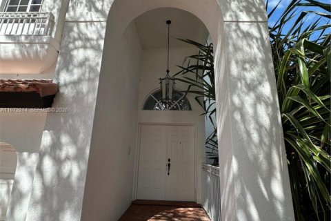 Villa ou maison à vendre à Doral, Floride: 4 chambres, 223.06 m2 № 2033549 - photo 2