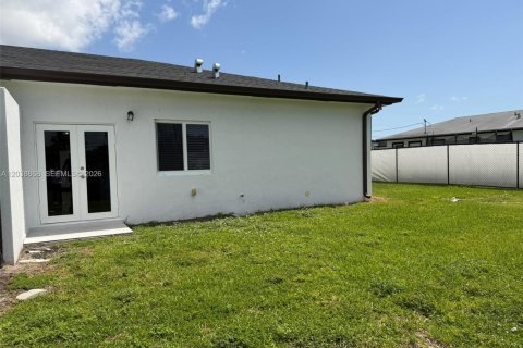 Commercial property in Miami, Florida 267.28 sq.m. № 2182635 - photo 24