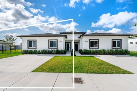 Commercial property in Miami, Florida 267.28 sq.m. № 2182635 - photo 2