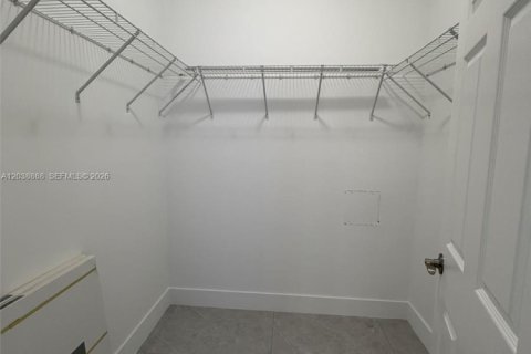 Commercial property in Miami, Florida 267.28 sq.m. № 2182635 - photo 11