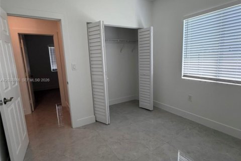 Commercial property in Miami, Florida 267.28 sq.m. № 2182635 - photo 23