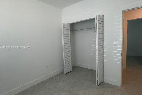 Commercial property in Miami, Florida 267.28 sq.m. № 2182635 - photo 21