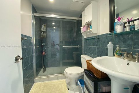 Купить кондоминиум в Норт-Майами-Бич, Флорида 2 спальни, 72.93м2, № 2038461 - фото 9