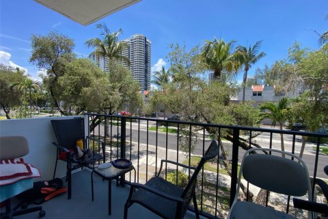 Купить кондоминиум в Норт-Майами-Бич, Флорида 2 спальни, 72.93м2, № 2038461 - фото 19