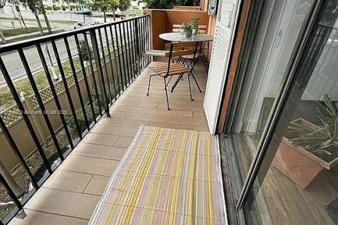 Condominio en venta en Hialeah, Florida, 2 dormitorios, 100.33 m2 № 1890250 - foto 29