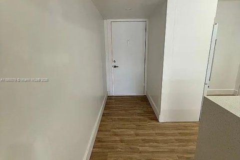 Condominio en venta en Hialeah, Florida, 2 dormitorios, 100.33 m2 № 1890250 - foto 25