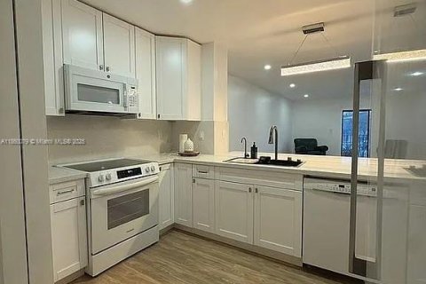 Condominio en venta en Hialeah, Florida, 2 dormitorios, 100.33 m2 № 1890250 - foto 10