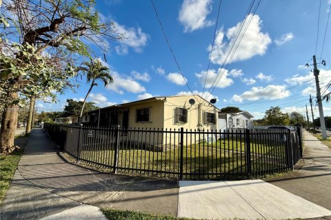 Apartamento en alquiler en Miami, Florida, 2 dormitorios № 2030013 - foto 3