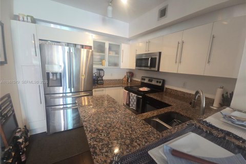 Condominio en venta en Miami, Florida, 2 dormitorios, 102.66 m2 № 2024373 - foto 14