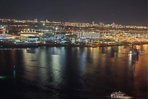 Condominio en venta en Miami, Florida, 2 dormitorios, 102.66 m2 № 2024373 - foto 30