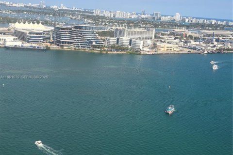 Condominio en venta en Miami, Florida, 2 dormitorios, 102.66 m2 № 2024373 - foto 11