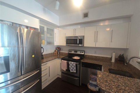 Condominio en venta en Miami, Florida, 2 dormitorios, 102.66 m2 № 2024373 - foto 16