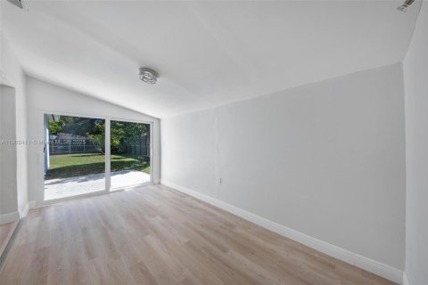 House in Cutler Bay, Florida 5 bedrooms, 183.2 sq.m. № 1966737 - photo 21