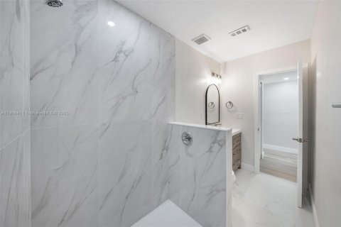 House in Cutler Bay, Florida 5 bedrooms, 183.2 sq.m. № 1966737 - photo 27