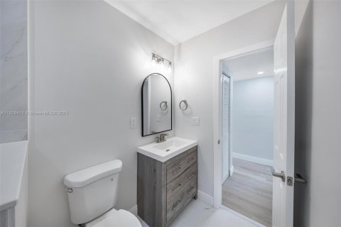 House in Cutler Bay, Florida 5 bedrooms, 183.2 sq.m. № 1966737 - photo 28