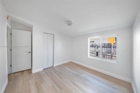 House in Cutler Bay, Florida 5 bedrooms, 183.2 sq.m. № 1966737 - photo 26