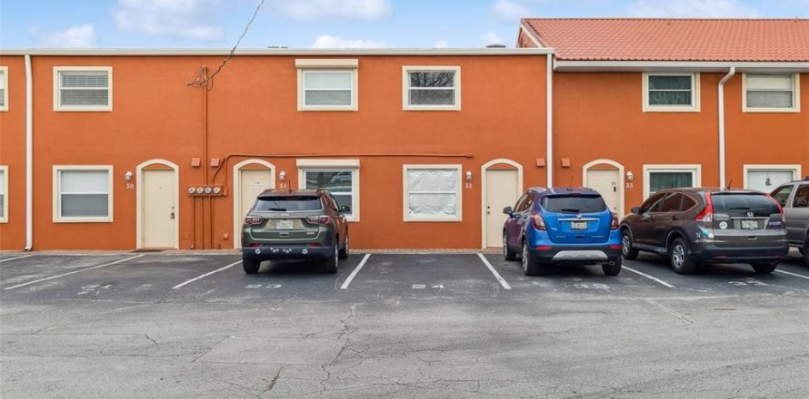 Condo in Merrit Island, Florida, 2 bedrooms № 2100354