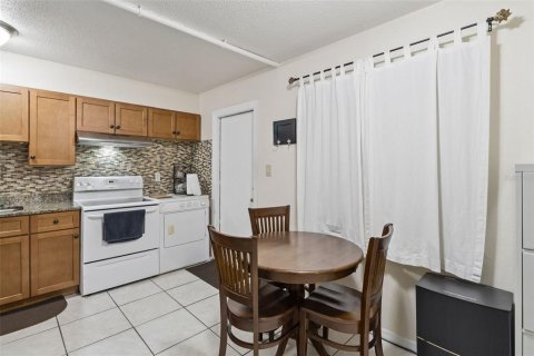 Condo in Merrit Island, Florida, 2 bedrooms № 2100354 - photo 8
