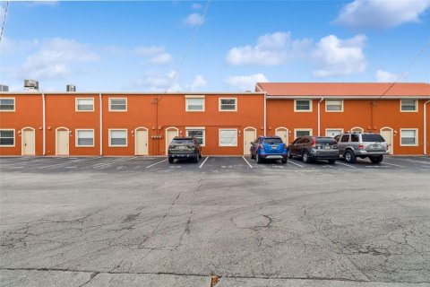 Condo in Merrit Island, Florida, 2 bedrooms № 2100354 - photo 2