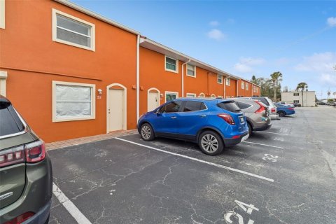 Condo in Merrit Island, Florida, 2 bedrooms № 2100354 - photo 3
