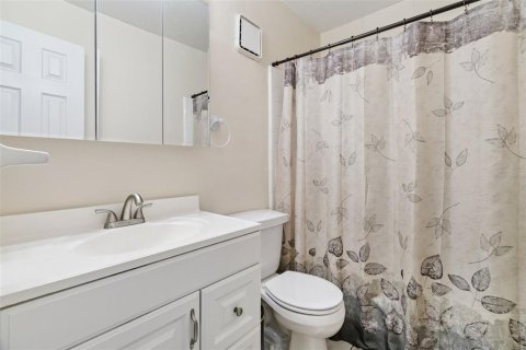 Condo in Merrit Island, Florida, 2 bedrooms № 2100354 - photo 14