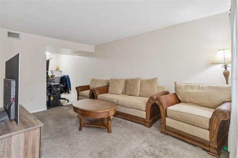 Condo in Merrit Island, Florida, 2 bedrooms № 2100354 - photo 5