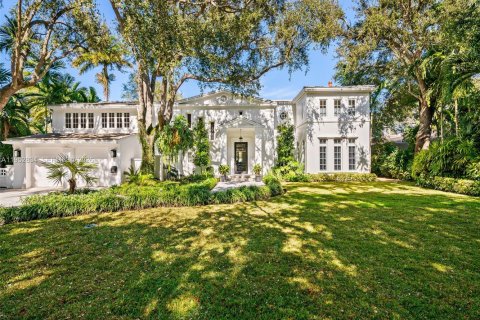 House in Coral Gables, Florida 5 bedrooms, 565.68 sq.m. № 2009742 - photo 2