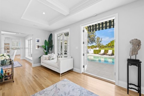 House in Coral Gables, Florida 5 bedrooms, 565.68 sq.m. № 2009742 - photo 24