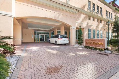 Купить кондоминиум в Санни-Айлс-Бич, Флорида 3 спальни, 134.62м2, № 1998643 - фото 23