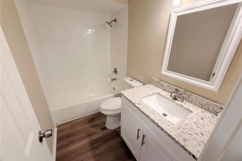 Condo in Deltona, Florida, 2 bedrooms  № 2383940 - photo 8