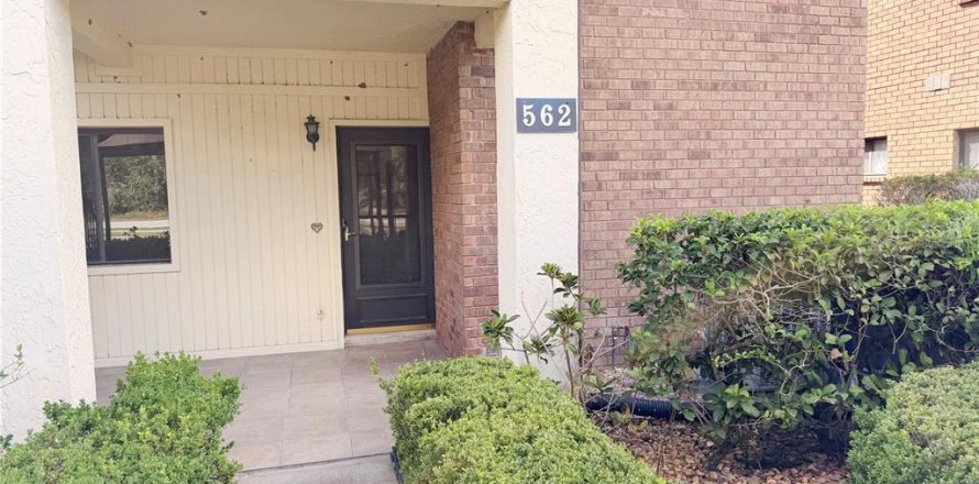 Condo in Deltona, Florida, 2 bedrooms  № 2383940