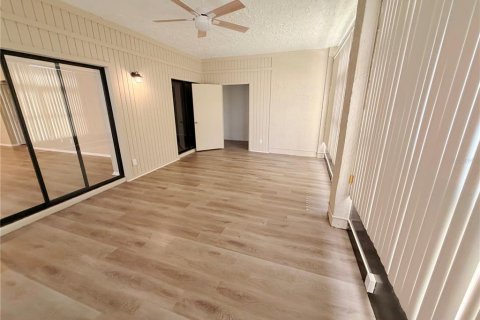 Condo in Deltona, Florida, 2 bedrooms  № 2383940 - photo 18